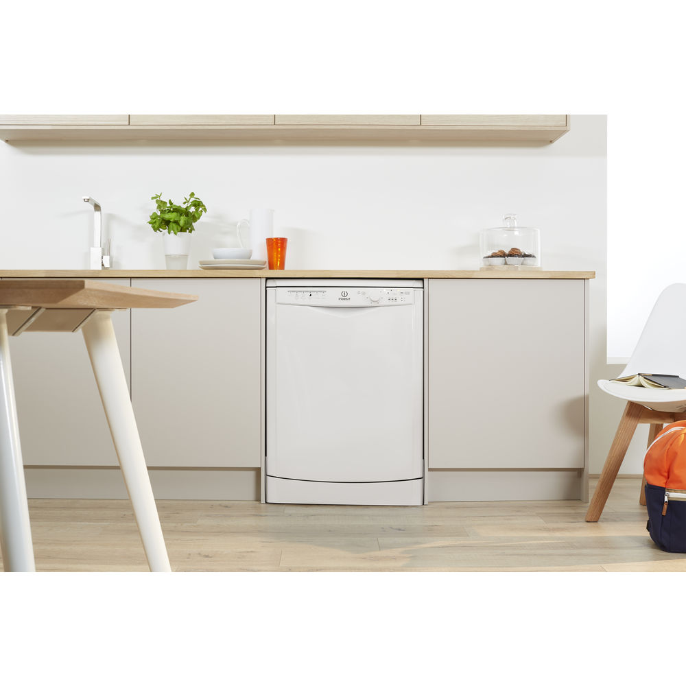 Indesit DFG 15B10 купить в Москве посудомоечную машину по низкой цене с  доставкой по акции